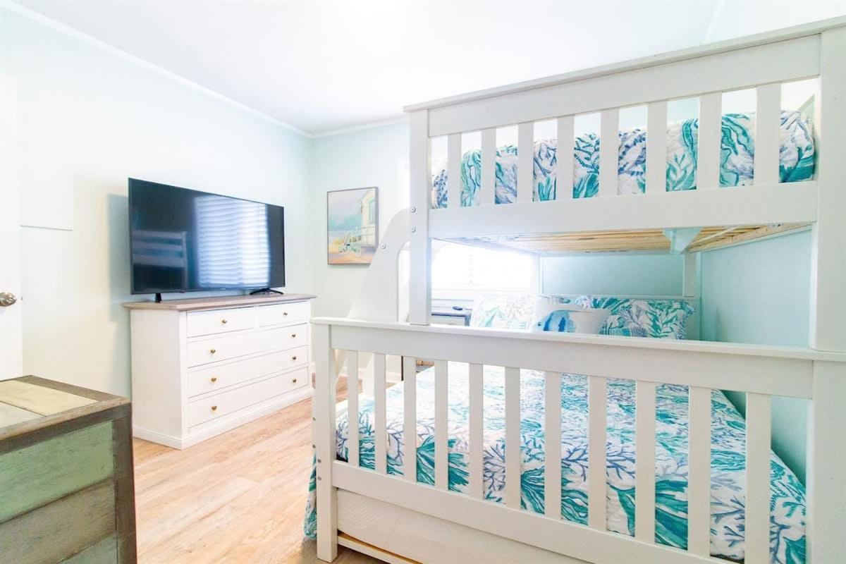 Beach Harbour 16 @ The Carolina Beach Boardwalk - Full Remodel! Экстерьер фото