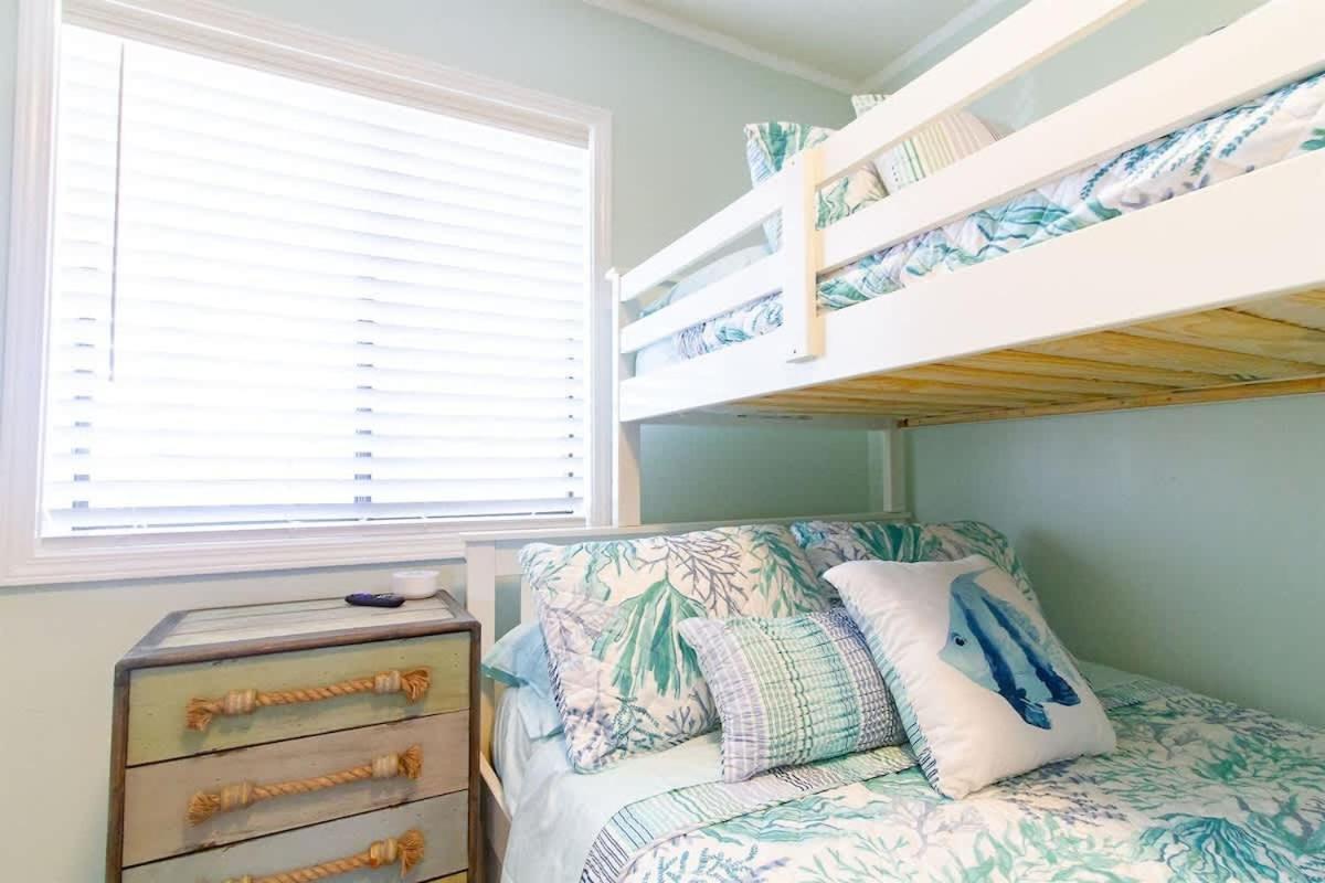 Beach Harbour 16 @ The Carolina Beach Boardwalk - Full Remodel! Экстерьер фото