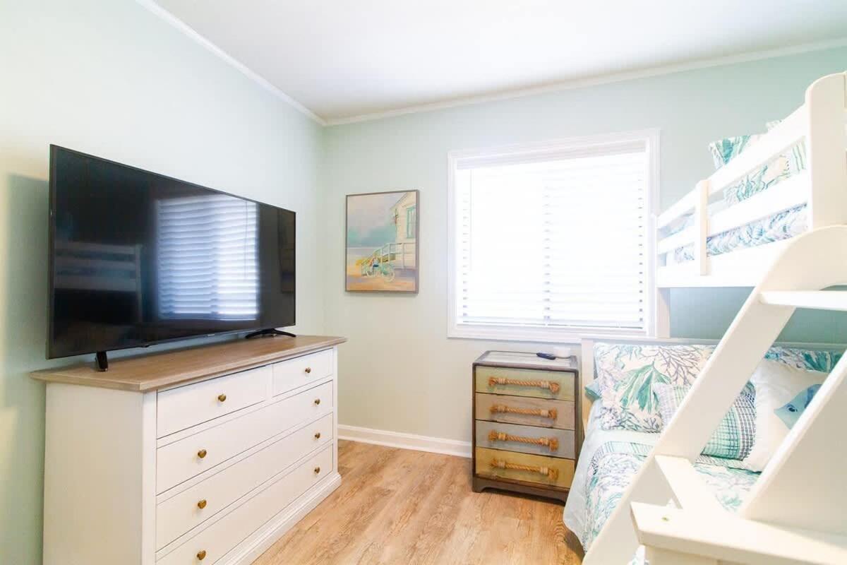 Beach Harbour 16 @ The Carolina Beach Boardwalk - Full Remodel! Экстерьер фото