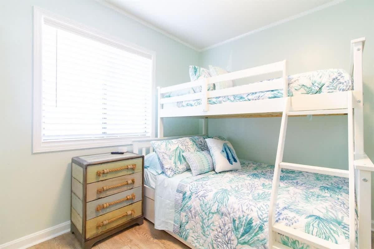 Beach Harbour 16 @ The Carolina Beach Boardwalk - Full Remodel! Экстерьер фото